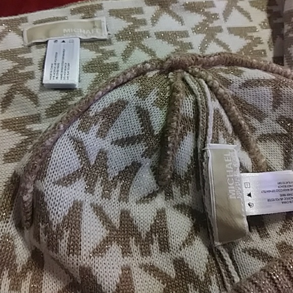 Mk beanie and scarf - Picture 2 of 2